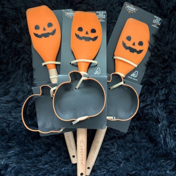 Crofton Halloween Spatula & Cookie Cutter Set NWT - Picture 3 of 3
